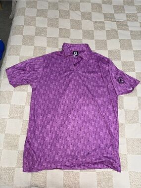 NWOT FootJoy Lisle Glass Print Golf Polo in the color Orchid MLGC Size M